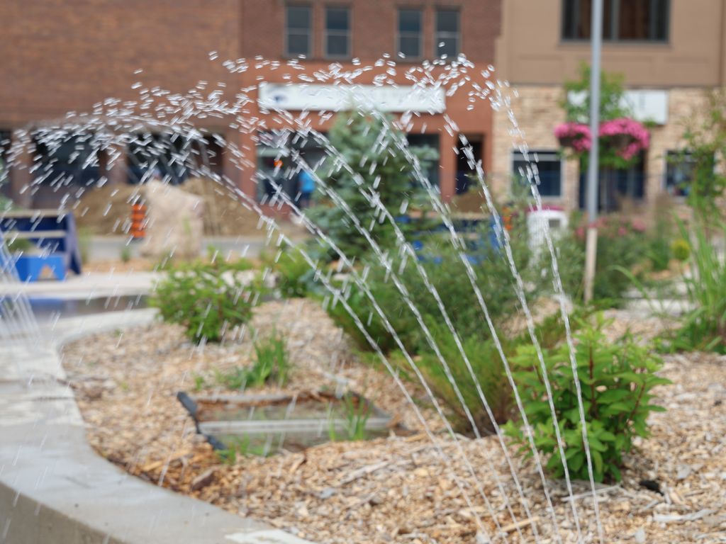 Downtown_Plaza_Water