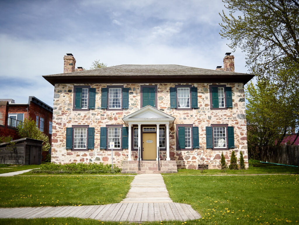 Photo of front of Old Stone House